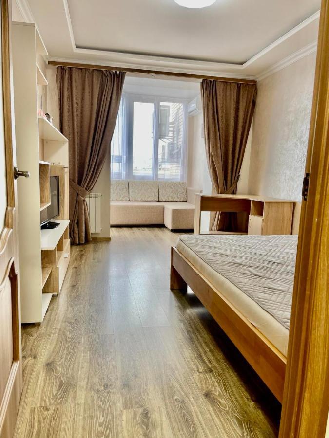 Atlant Luxury Family Apart Поряд З Тц Депот, Безконтактне Заселення Tsjernivtsi Eksteriør bilde