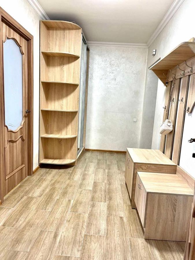 Atlant Luxury Family Apart Поряд З Тц Депот, Безконтактне Заселення Tsjernivtsi Eksteriør bilde