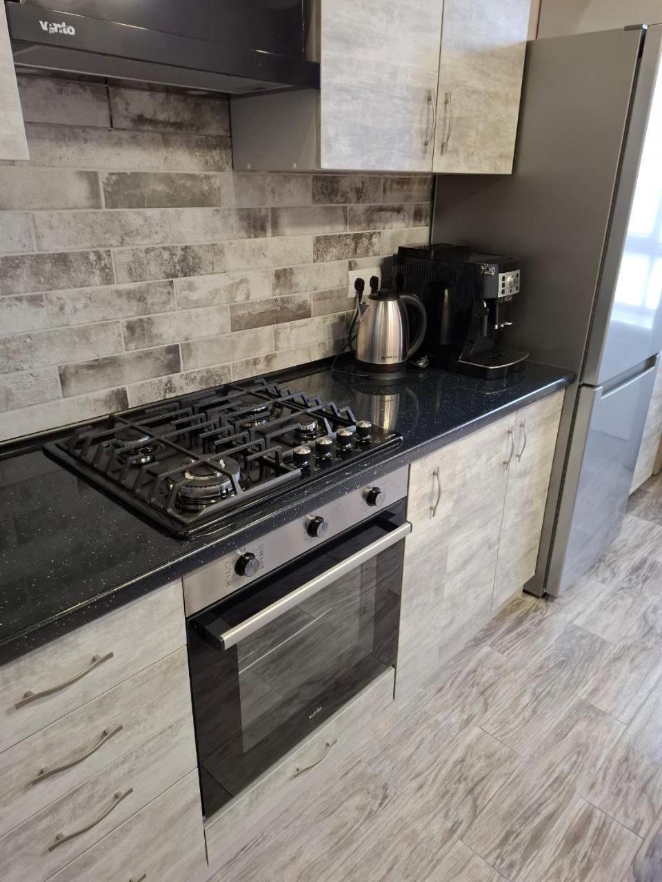 Atlant Luxury Family Apart Поряд З Тц Депот, Безконтактне Заселення Tsjernivtsi Eksteriør bilde