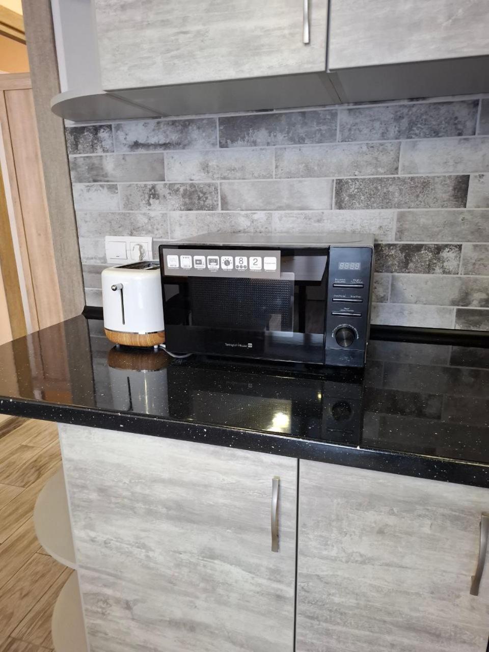 Atlant Luxury Family Apart Поряд З Тц Депот, Безконтактне Заселення Tsjernivtsi Eksteriør bilde
