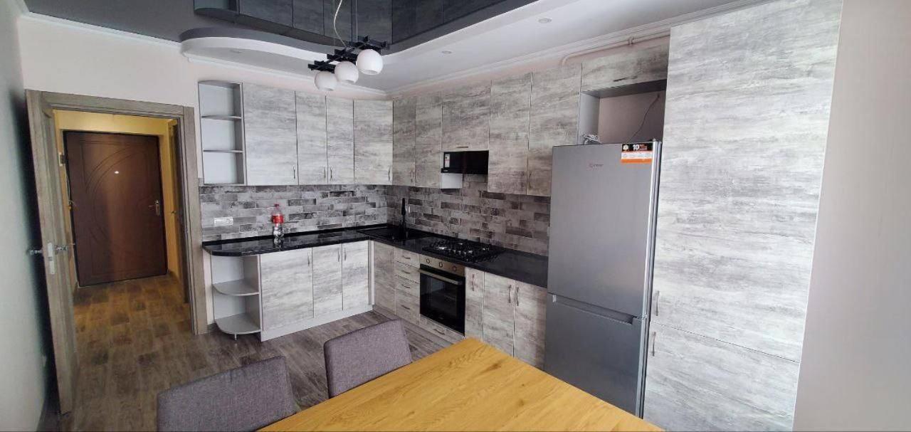 Atlant Luxury Family Apart Поряд З Тц Депот, Безконтактне Заселення Tsjernivtsi Eksteriør bilde